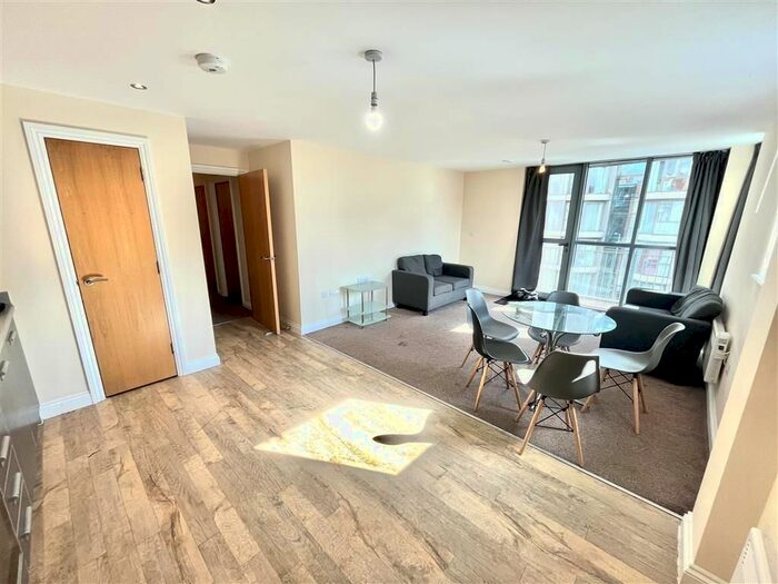 2 Bedroom Flat To Rent In Canal Street, Nottingham, NG1