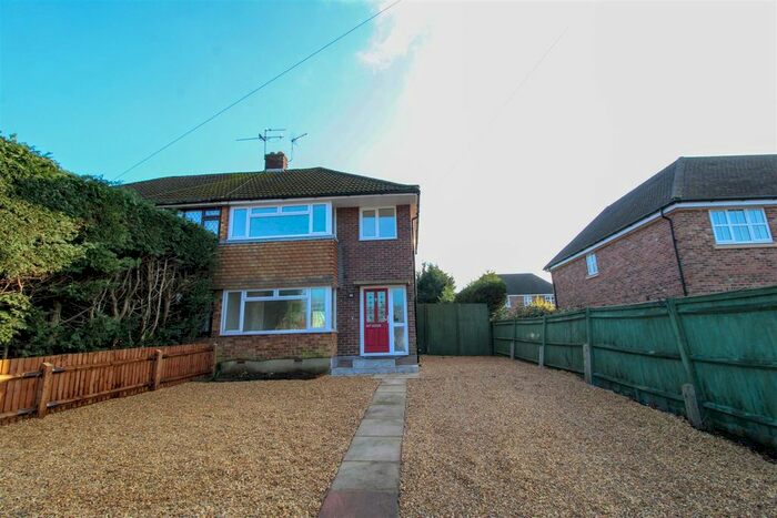 3 Bedroom Semi-Detached House To Rent In Fleet Road, Farnborough, GU14