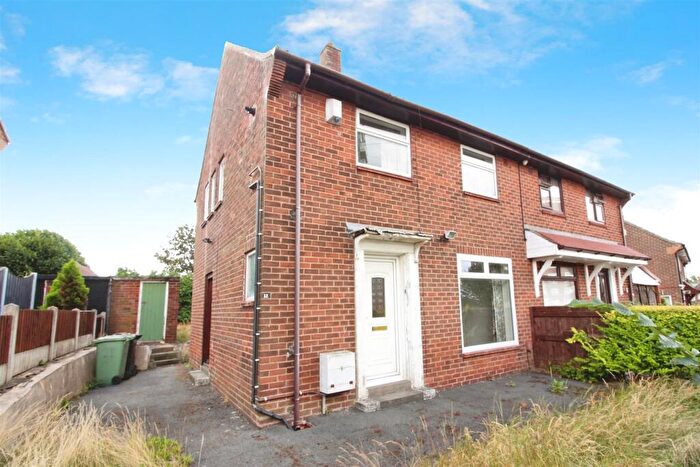 2 Bedroom Semi-Detached House For Sale In Barncroft Drive, Leeds, LS14