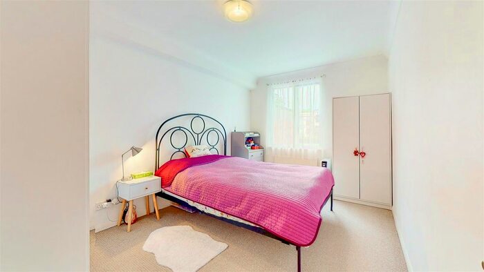 1 Bedroom Flat For Sale In Canberra Close, Hendon, London, NW4