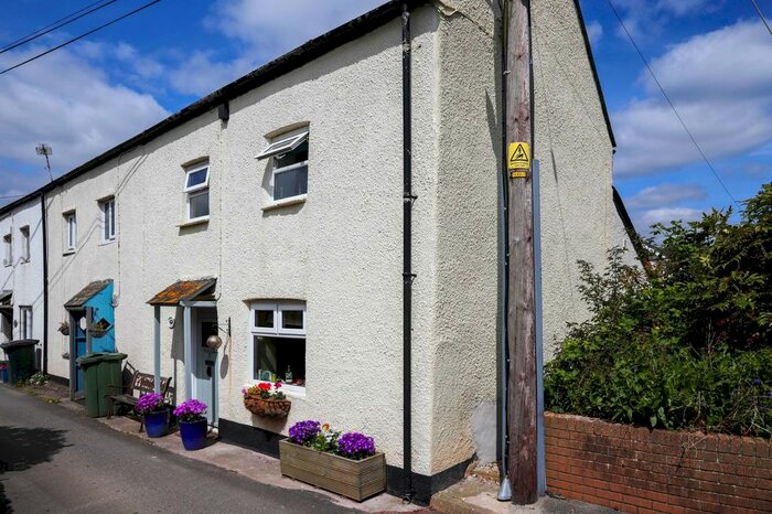 2 Bedroom Cottage For Sale In Heathfield Road, Denbury, Newton Abbot, TQ12