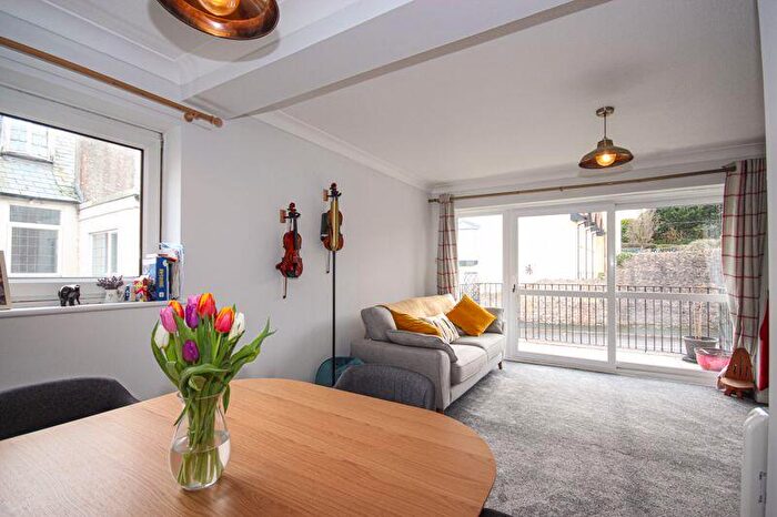 2 Bedroom Apartment For Sale In Silver Street, Lyme Regis, DT7