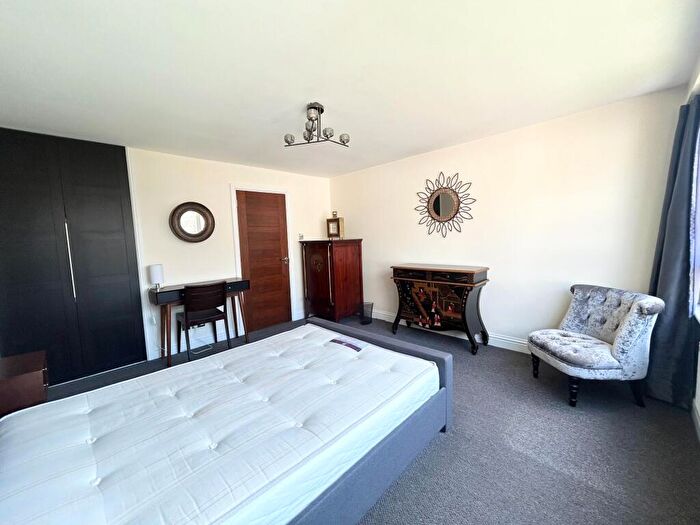 2 Bedroom Apartment To Rent In Eaton Court, Boxgrove Avenue, Guildford, GU1