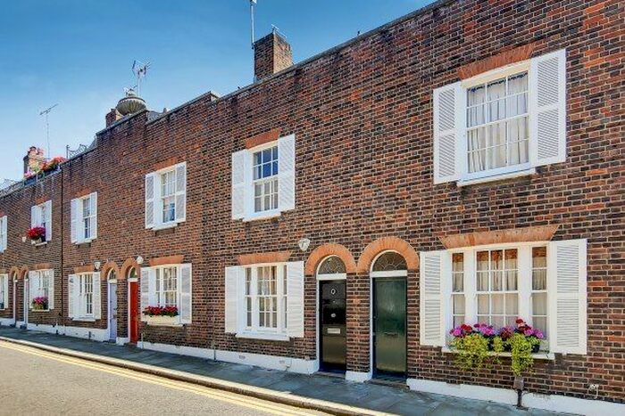 3 Bedroom Property To Rent In Paradise Walk, Chelsea, SW3