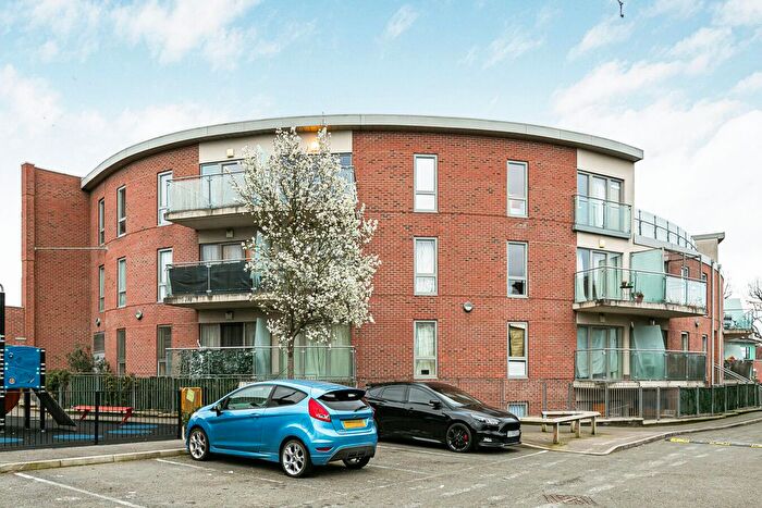 1 Bedroom Flat To Rent In Westway, London, W12