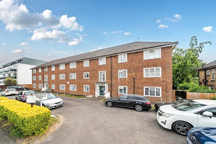 2 Bedroom Flat To Rent In Pinner Road, Northwood, HA6