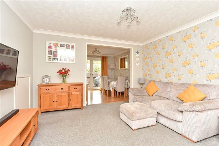 3 Bedroom End Terrace House For Sale In Brenzett Close, Walderslade, Chatham, Kent, ME5