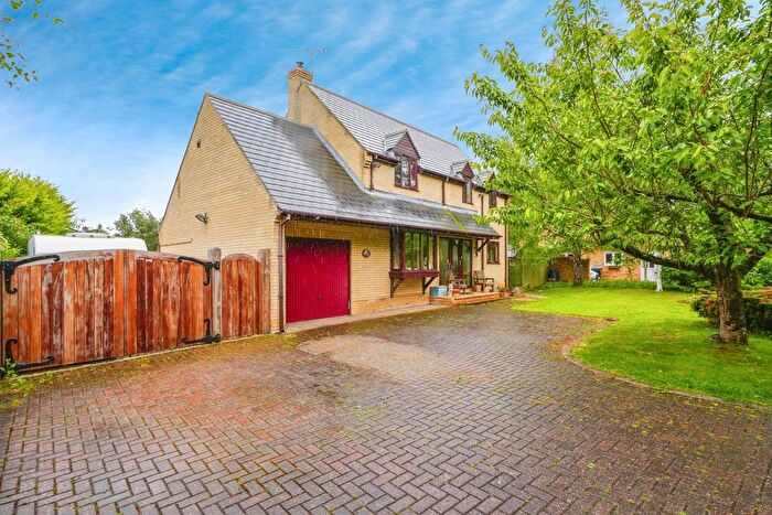 4 Bedroom Detached House For Sale In Oakland Close, Freeland, Witney, OX29