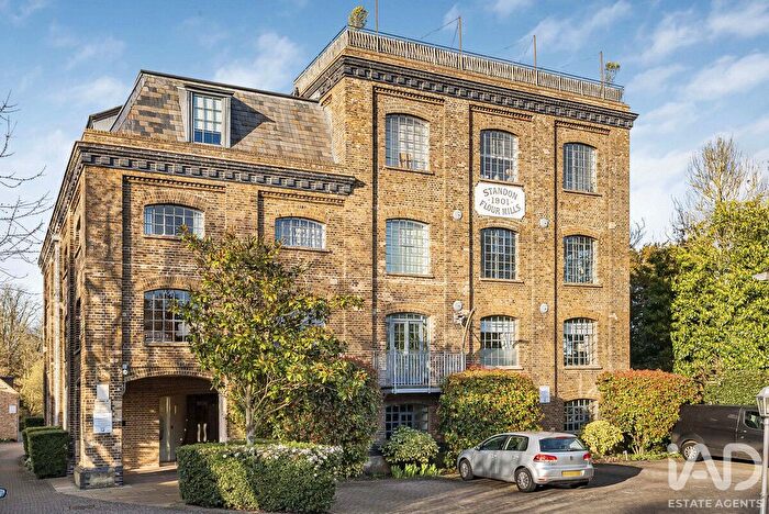 2 Bedroom Flat For Sale In Kents Lane, Ware, SG11