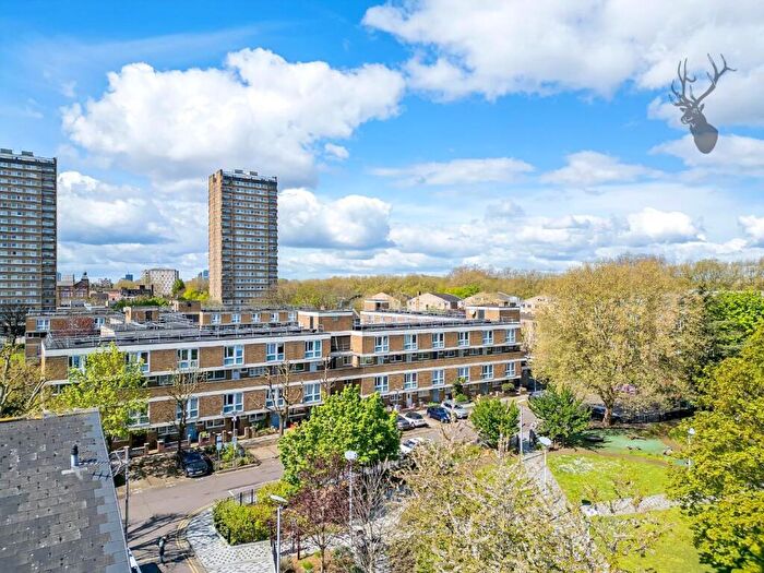 3 Bedroom Duplex For Sale In Dethick Court, Bow, E3