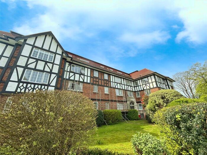 1 Bedroom Penthouse To Rent In Millbrook Road East, Southampton, Hampshire, SO15