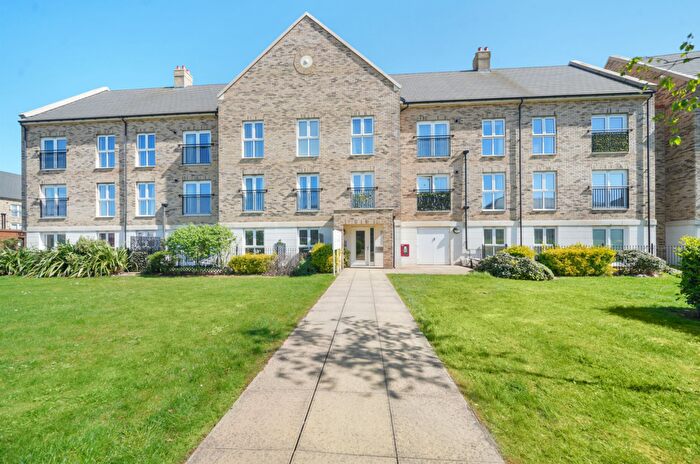 2 Bedroom Flat To Rent In Rapson End, Sittingbourne, ME10