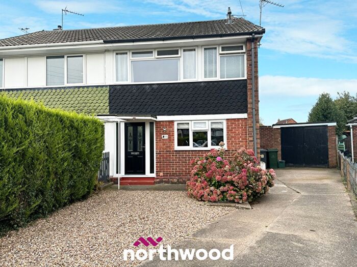 3 Bedroom Semi-Detached House To Rent In Ambrose Avenue, Hatfield, Doncaster, DN7