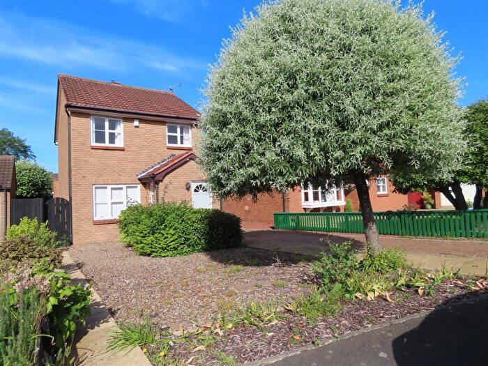 3 Bedroom Detached House For Sale In Dunblane Drive, Blyth, NE24