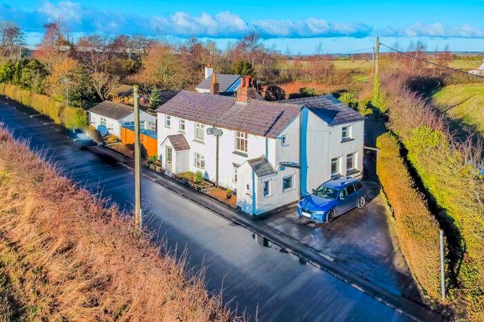 2 Bedroom Semi-Detached House For Sale In Crabtree Lane, Buscough, L40