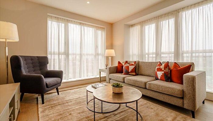 2 Bedroom Apartment To Rent In Westferry Circus, Canary Wharf, London, E14
