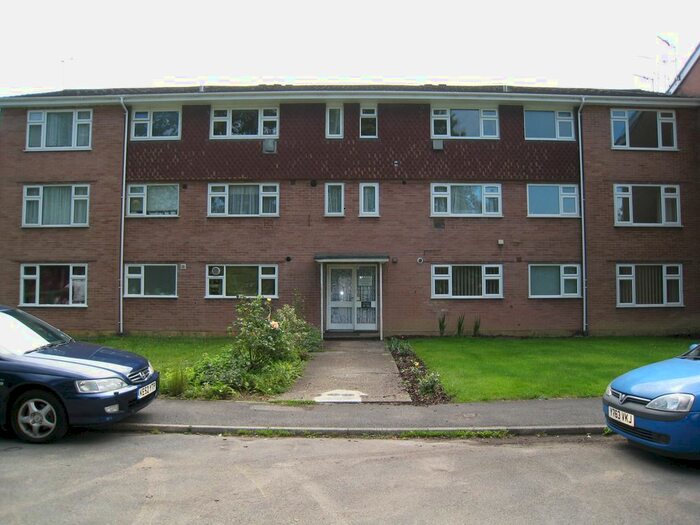2 Bedroom Flat To Rent In Le May Close, Horley, RH6