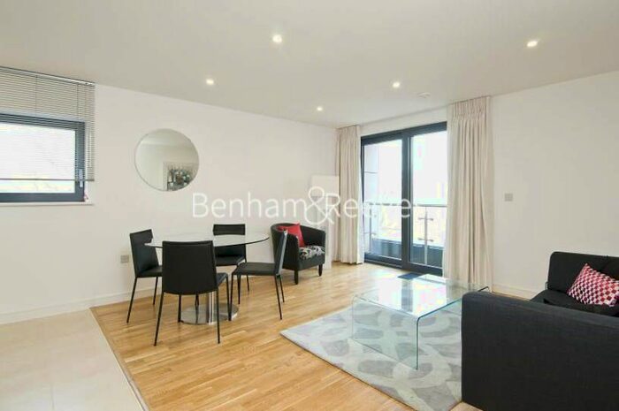 2 Bedroom Flat To Rent In Chartfield Avenue, Putney, SW15