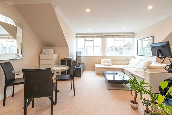 1 Bedroom Flat For Sale In Denning Road, London, NW3