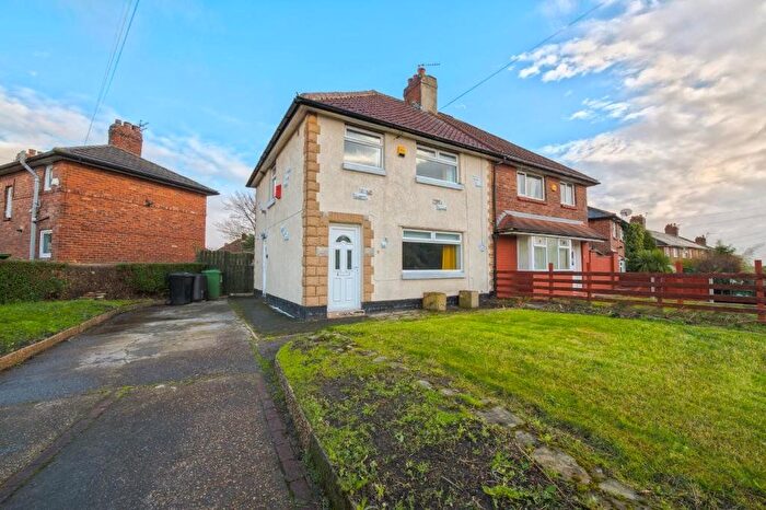 3 Bedroom Semi-Detached House To Rent In Rookwood View, Leeds, West Yorkshire, LS9