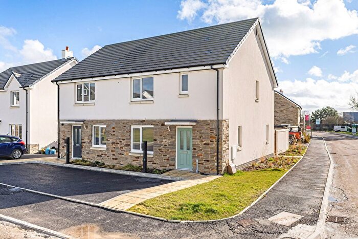 3 Bedroom Semi-Detached House For Sale In Sanderling Road, Long Rock, TR20