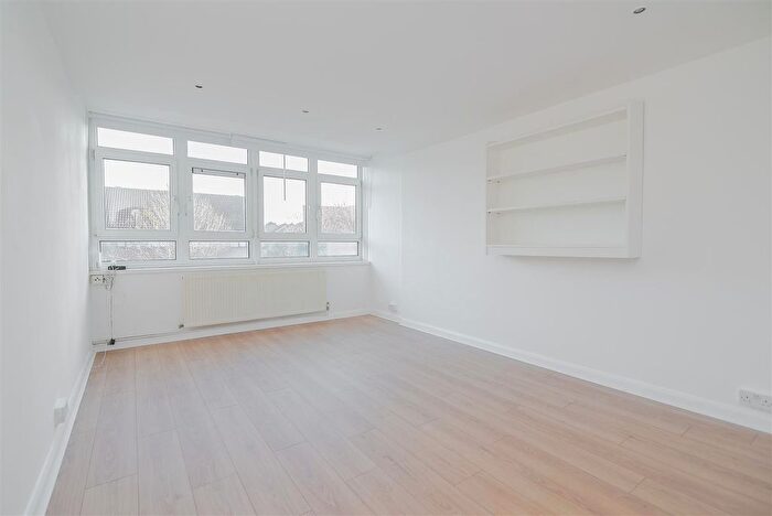 1 Bedroom Flat To Rent In Gay Street, London, SW15