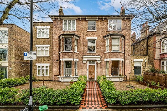 2 Bedroom Flat To Rent In Grosvenor Road, Chiswick, W4