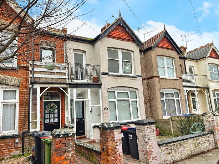 2 Bedroom Flat For Sale In Douglas Road, Herne Bay, CT6