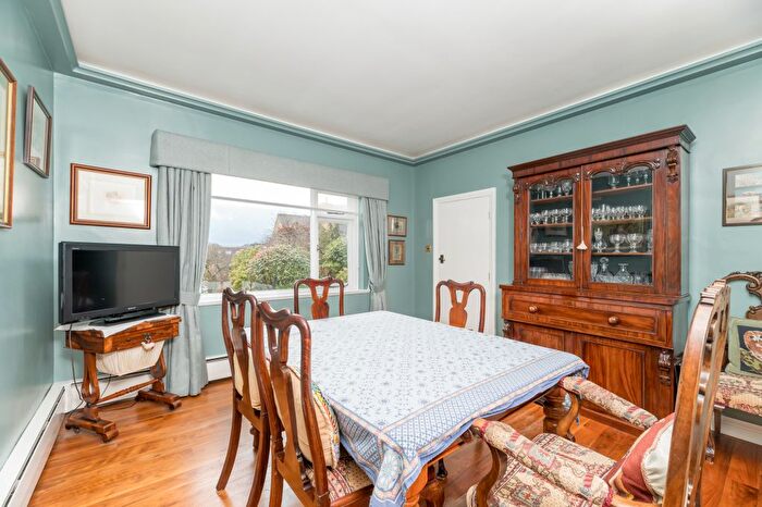 4 Bedroom Detached House For Sale In Beck Lane, Bingley, West Yorkshire, BD16