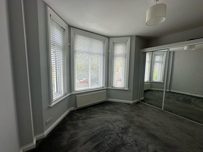 2 Bedroom Apartment To Rent In Sea Road, Boscombe, Bournemouth, BH5