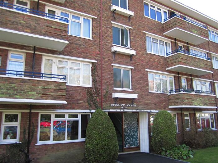 1 Bedroom Flat To Rent In Poole Road, Bournemouth, BH12