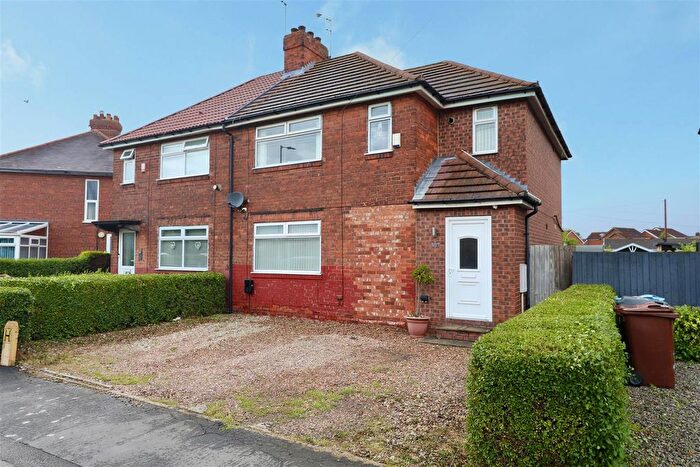 3 Bedroom Semi-Detached House For Sale In James Reckitt Avenue, Hull, HU8