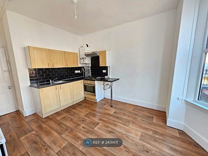 1 Bedroom Flat To Rent In Douglas Street, Salford, M7