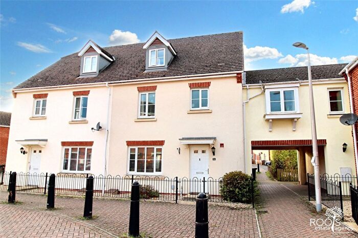 4 Bedroom Semi Detached House For Sale In Rotary Way, Thatcham, Berkshire, RG19