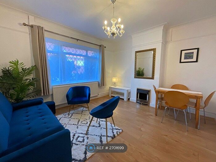 4 Bedroom Detached House To Rent In Fircroft Road, London, SW17