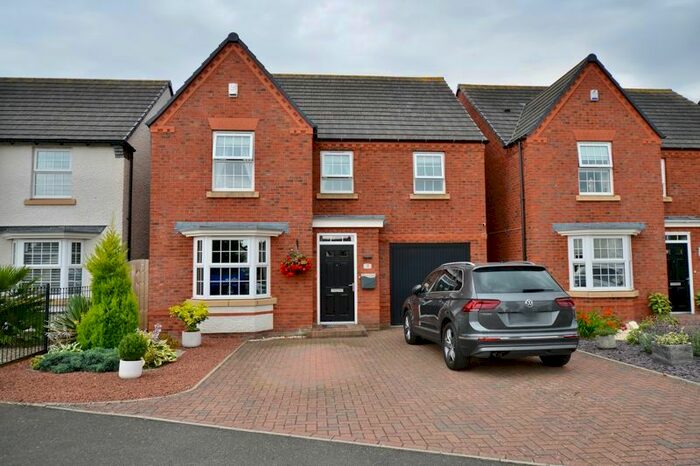 4 Bedroom Detached House For Sale In Crabtree Leys, Offenham, WR11