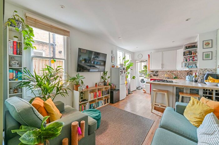 2 Bedroom Flat For Sale In College Road, Colliers Wood, London, SW19