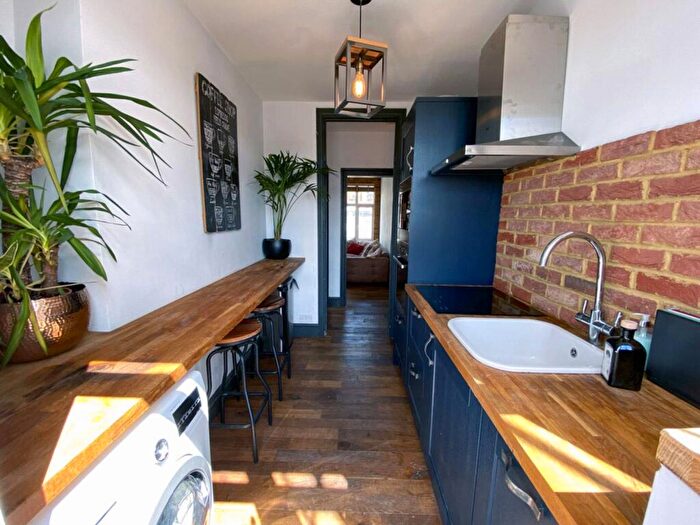 2 Bedroom Flat For Sale In High Street, Croydon, CR0