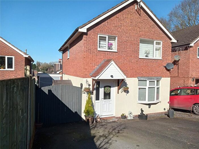 3 Bedroom Detached House For Sale In Humphries Drive, Kidderminster, Worcestershire, DY10
