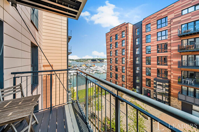 1 Bedroom Apartment To Rent In Riverside Quay, Southampton, SO14