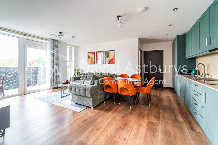 2 Bedroom Apartment To Rent In Caxton Road, Woodgreen, London, N22