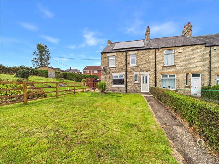 3 Bedroom End Of Terrace House For Sale In Alexandra Gardens, Ryton, Tyne And Wear, NE40