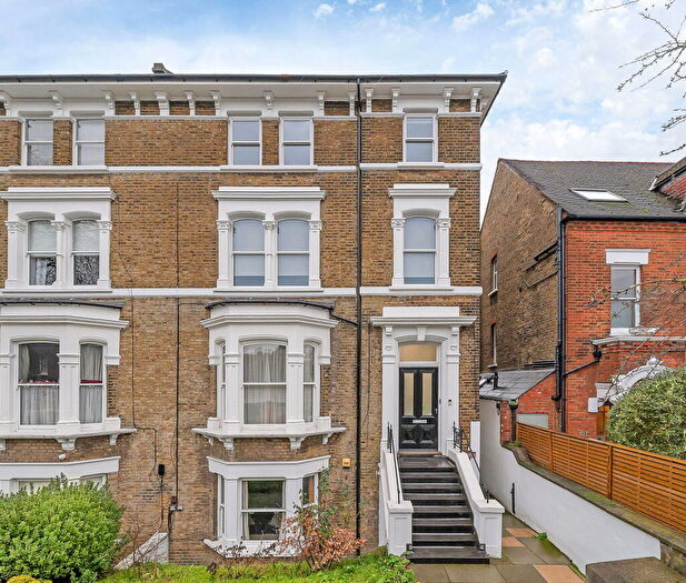 2 Bedroom Apartment To Rent In Knatchbull Road, London, SE5