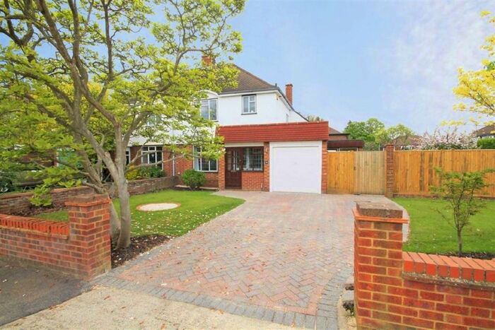 3 Bedroom Property To Rent In Oaks Way, Long Ditton, Surbiton, KT6