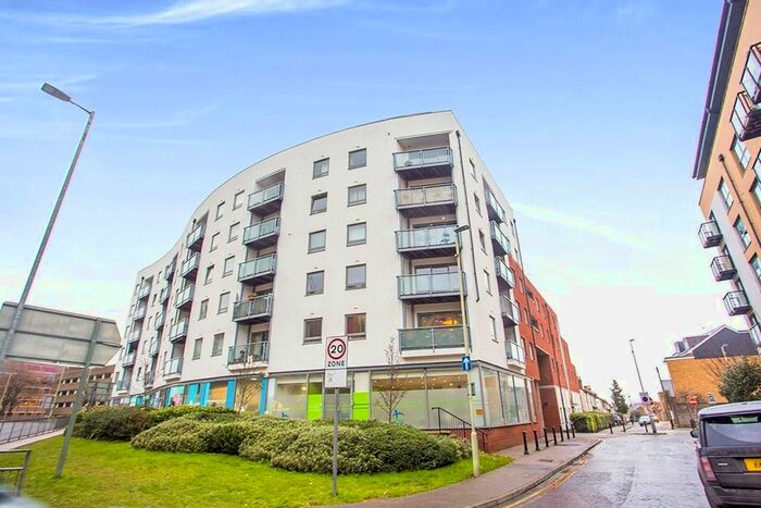 2 Bedroom Flat To Rent In Loates Lane, Watford, Hertfordshire, WD17