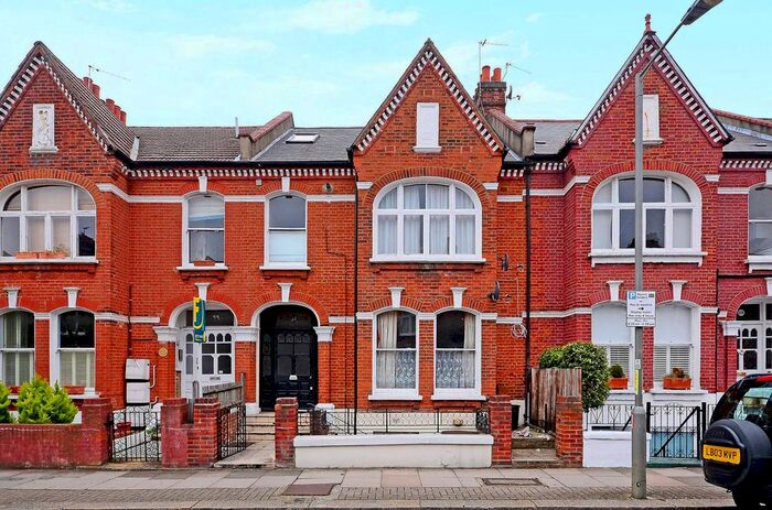 1 Bedroom Flat To Rent In Drakefield Road, Heaver Estate, London, SW17