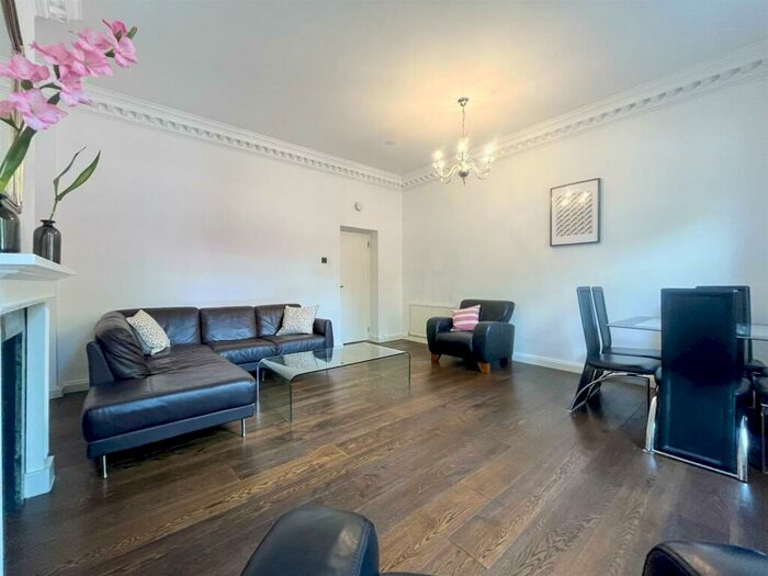 3 Bedroom Apartment To Rent In Hanover Gate Mansions, Regents Park, NW1