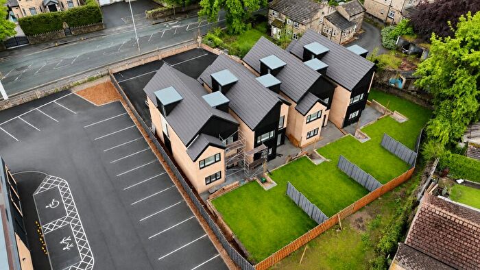 4 Bedroom Detached House For Sale In Toller Lane, Bradford, BD9