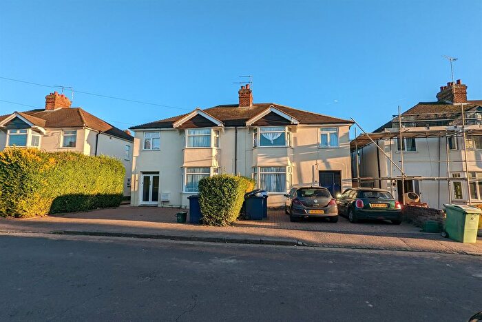 5 Bedroom Semi-Detached House To Rent In Kenilworth Avenue, East Oxford, OX4