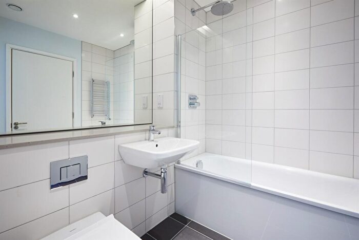 2 Bedroom Apartment To Rent In Block B, Bury Street, M3